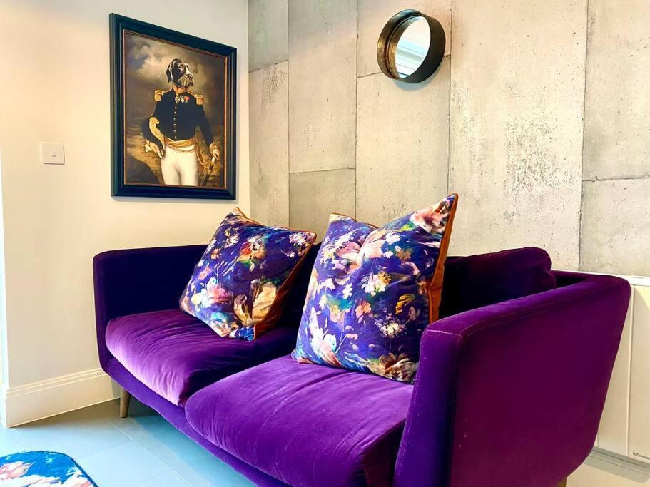 Stunning Apartment - 1 Minute Walk To Poole Quay - Great Location - Free Parking - Fast Wifi - Smart Tv - Newly Decorated - Sleeps Up To 2! Close To Poole & Bournemouth & Sandbanks Exterior foto